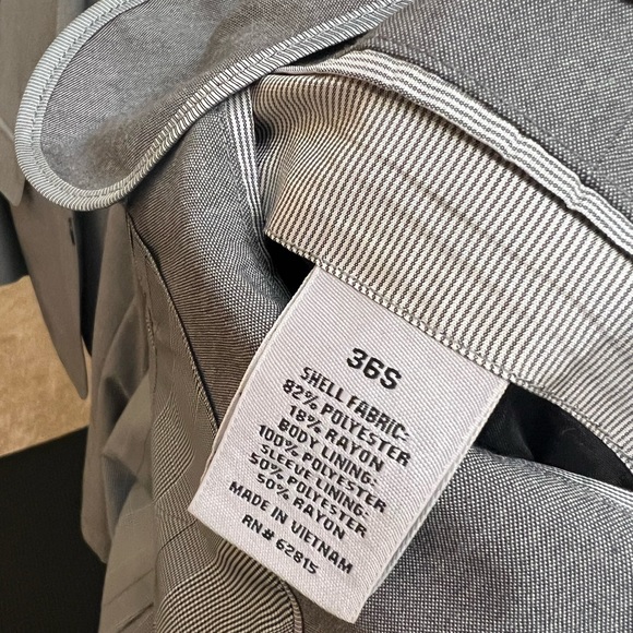 Light gray 3 piece slim fit suit 36Sx30 - Picture 7 of 12